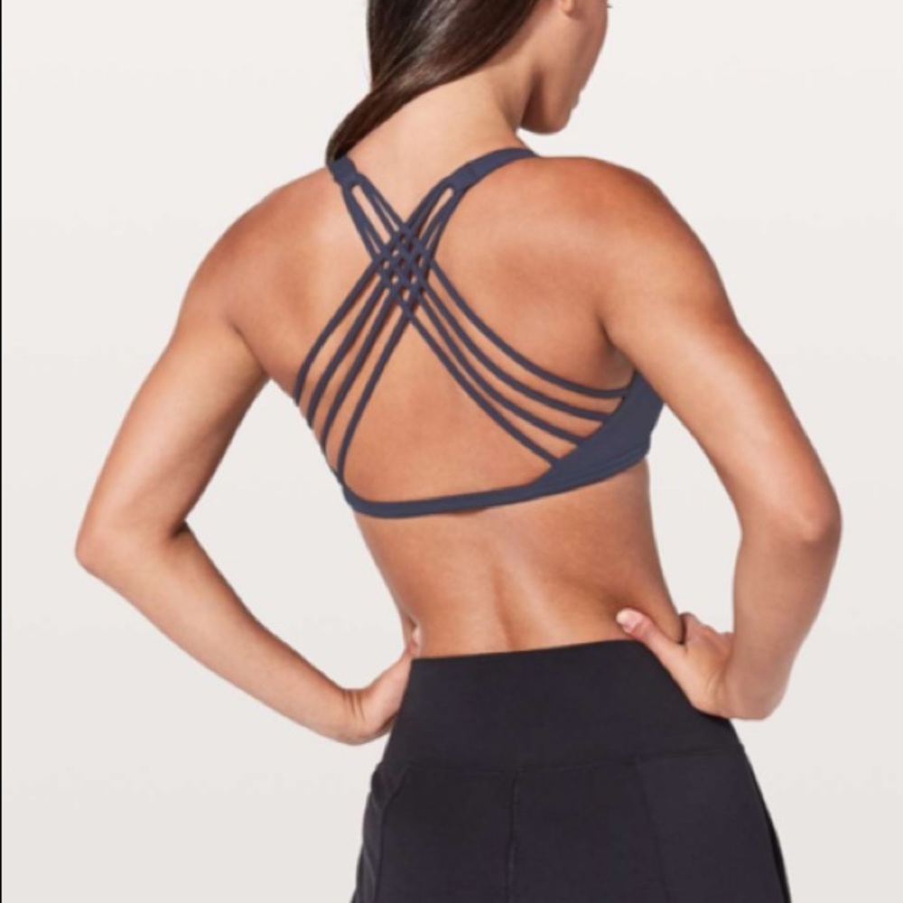 Lululemon Free to Be Wild Sports Bra in Midnight Navy sz 4